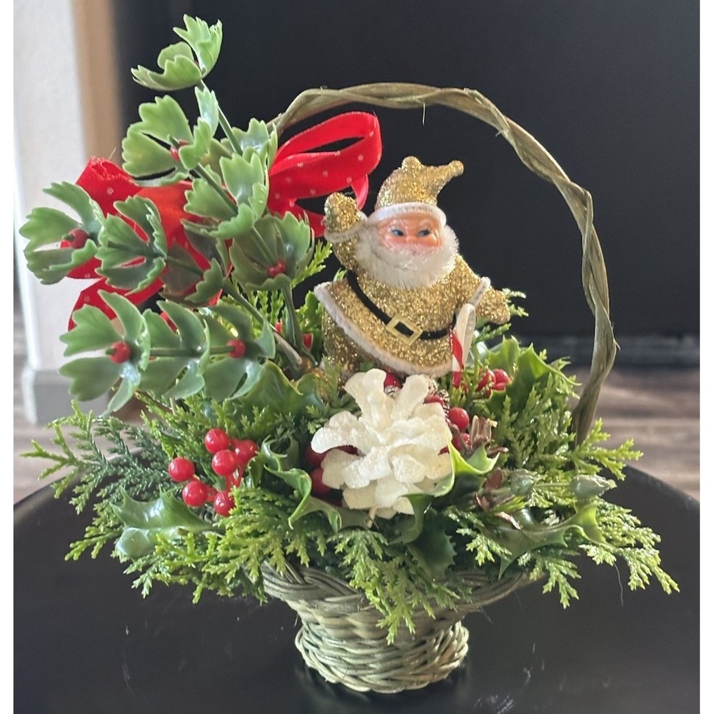 Vtg Santa Claus Christmas Basket Holiday Centerpiece Arrangement MCM Decoration